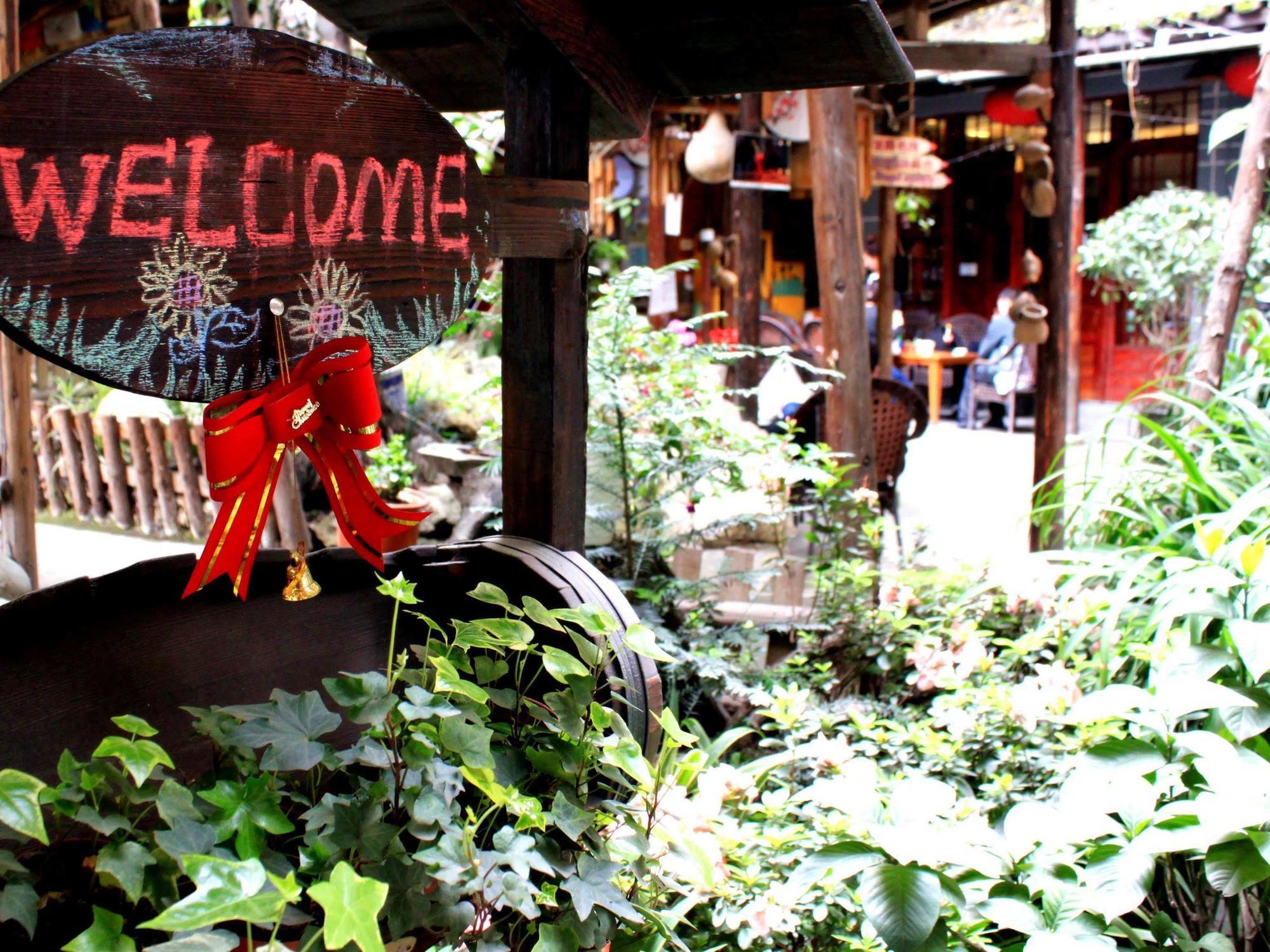Hello Chengdu International Youth Hostel Экстерьер фото