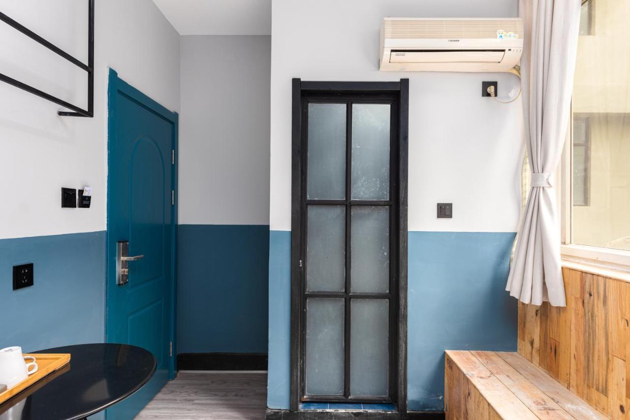 Hello Chengdu International Youth Hostel Экстерьер фото