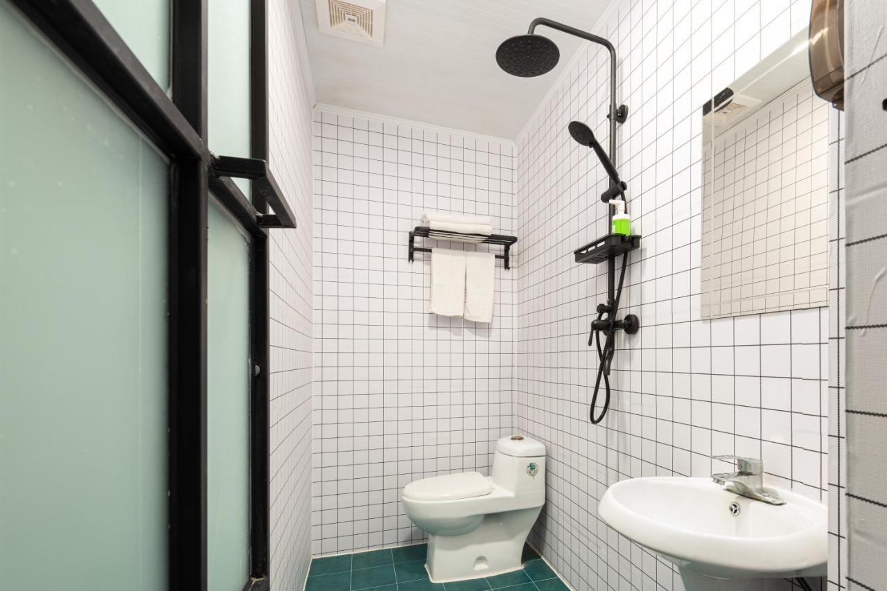 Hello Chengdu International Youth Hostel Экстерьер фото